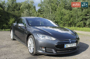 Ліфтбек Tesla Model S 2016 в Жовкві