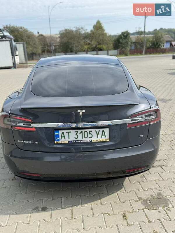 Лифтбек Tesla Model S 2016 в Снятине