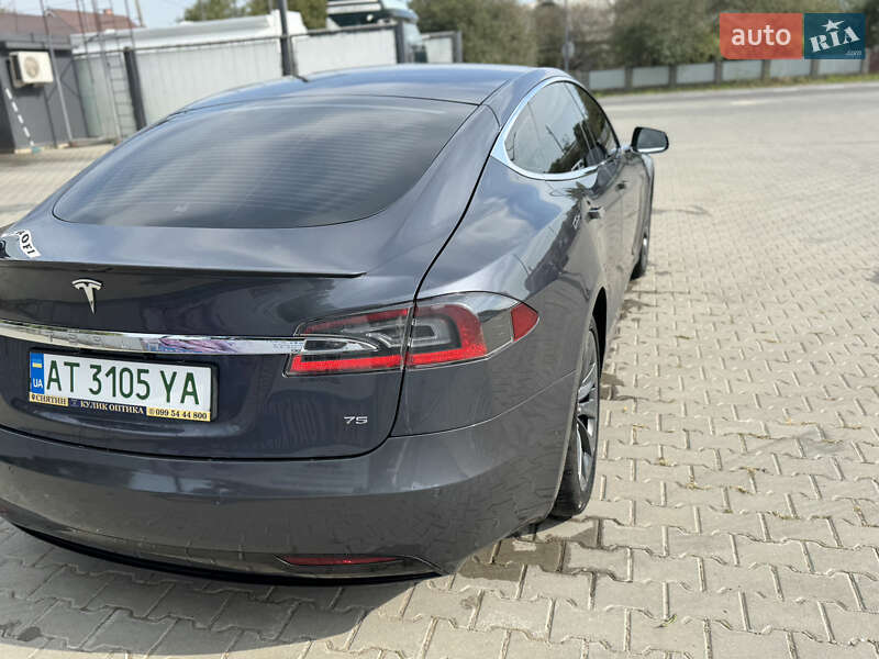 Лифтбек Tesla Model S 2016 в Снятине