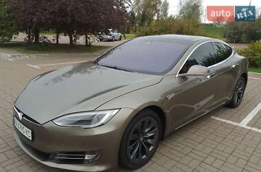 Лифтбек Tesla Model S 2015 в Киеве