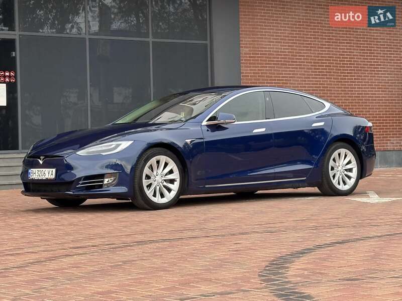 Лифтбек Tesla Model S 2016 в Одессе