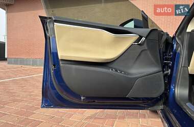 Ліфтбек Tesla Model S 2016 в 