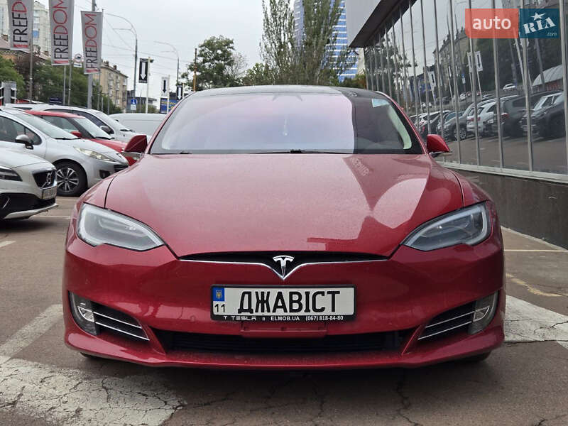 Ліфтбек Tesla Model S 2019 в Києві