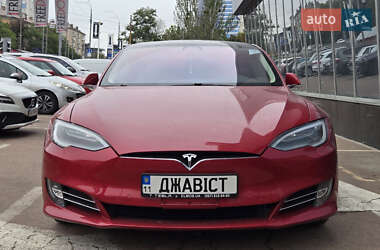 Лифтбек Tesla Model S 2019 в 