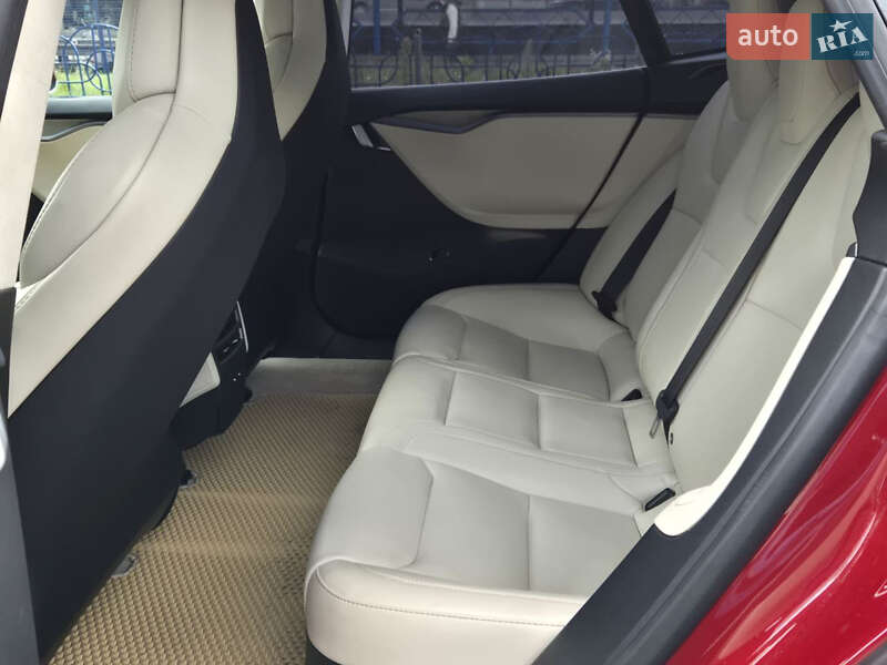 Ліфтбек Tesla Model S 2019 в Києві