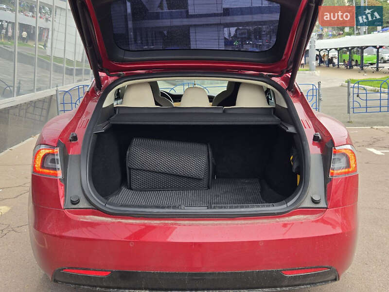Ліфтбек Tesla Model S 2019 в Києві