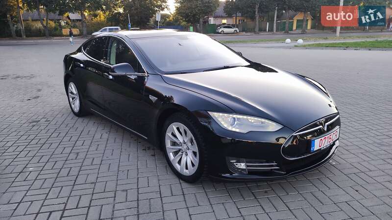 Лифтбек Tesla Model S 2014 в Житомире