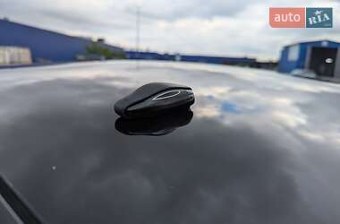Лифтбек Tesla Model S 2017 в Ровно
