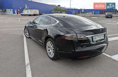 Лифтбек Tesla Model S 2017 в Ровно