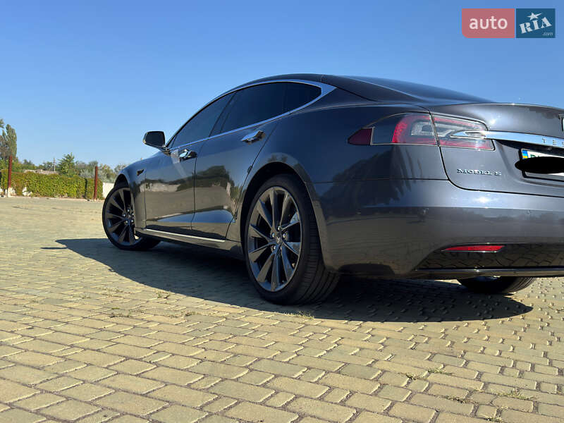 Лифтбек Tesla Model S 2017 в Одессе