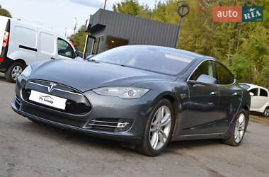 Ліфтбек Tesla Model S 2015 в 