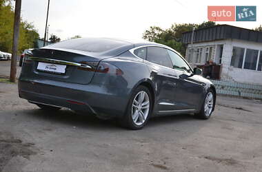 Ліфтбек Tesla Model S 2015 в 