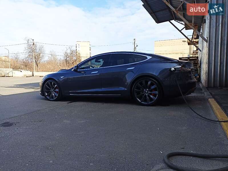 Ліфтбек Tesla Model S 2014 в Кривому Розі фото 4 Ліфтбек Tesla Model S 2014 в Кривому Розі