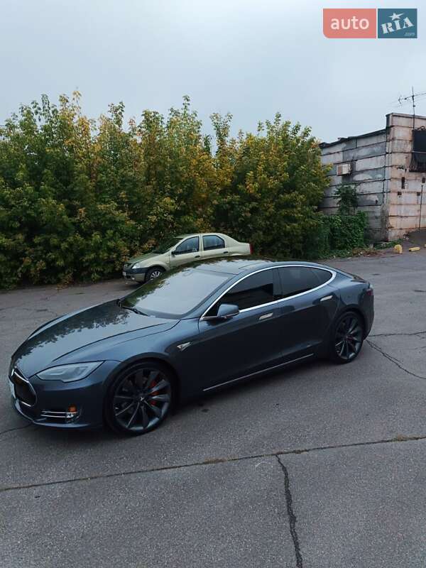 Ліфтбек Tesla Model S 2014 в Кривому Розі фото 16 Ліфтбек Tesla Model S 2014 в Кривому Розі