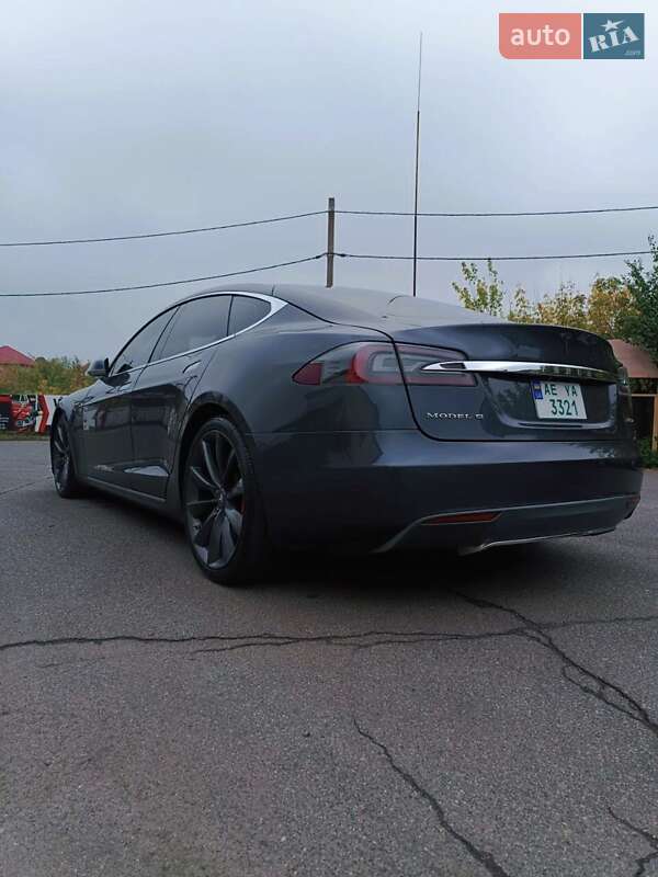 Ліфтбек Tesla Model S 2014 в Кривому Розі фото 20 Ліфтбек Tesla Model S 2014 в Кривому Розі