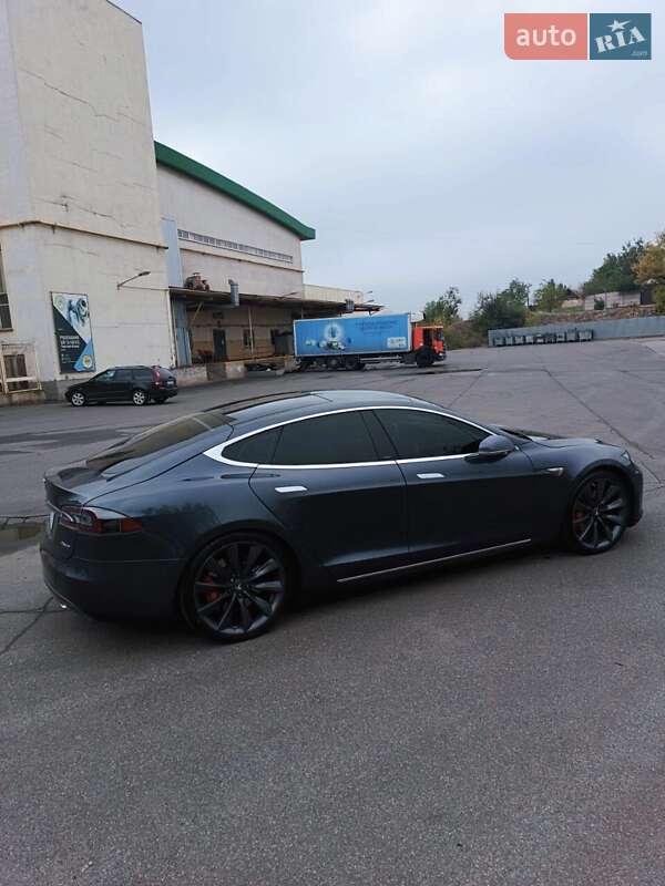 Ліфтбек Tesla Model S 2014 в Кривому Розі фото 23 Ліфтбек Tesla Model S 2014 в Кривому Розі