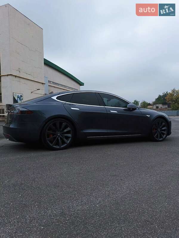 Ліфтбек Tesla Model S 2014 в Кривому Розі фото 25 Ліфтбек Tesla Model S 2014 в Кривому Розі