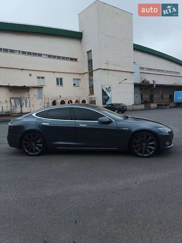 Лифтбек Tesla Model S 2014 в Кривом Роге