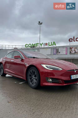 Лифтбек Tesla Model S 2017 в 