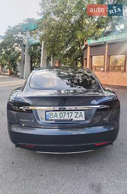Лифтбек Tesla Model S 2016 в 