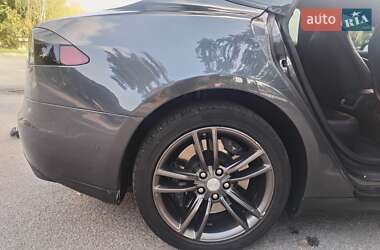 Лифтбек Tesla Model S 2016 в 