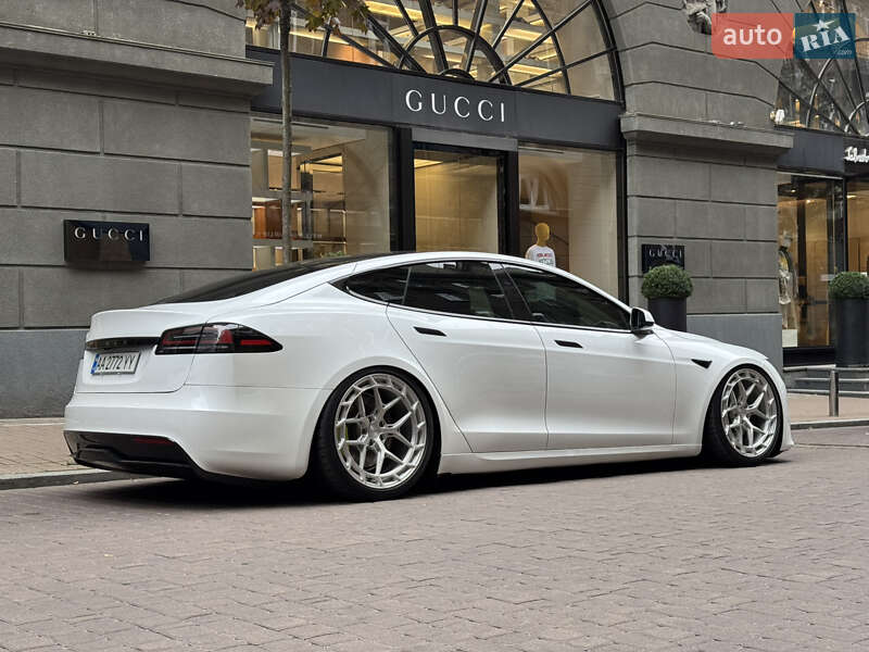 Ліфтбек Tesla Model S 2023 в Києві