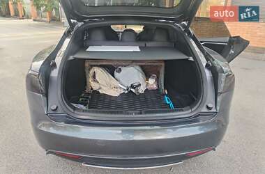 Лифтбек Tesla Model S 2016 в 