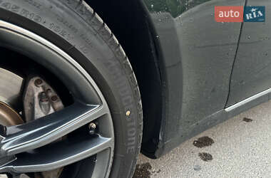 Лифтбек Tesla Model S 2012 в 