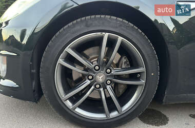 Лифтбек Tesla Model S 2012 в 