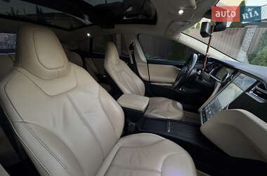 Лифтбек Tesla Model S 2012 в 