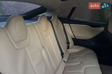 Лифтбек Tesla Model S 2012 в 