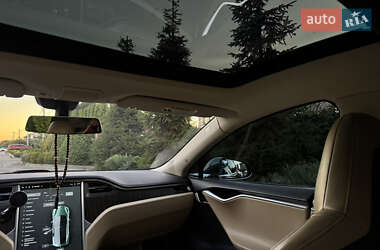 Лифтбек Tesla Model S 2012 в 