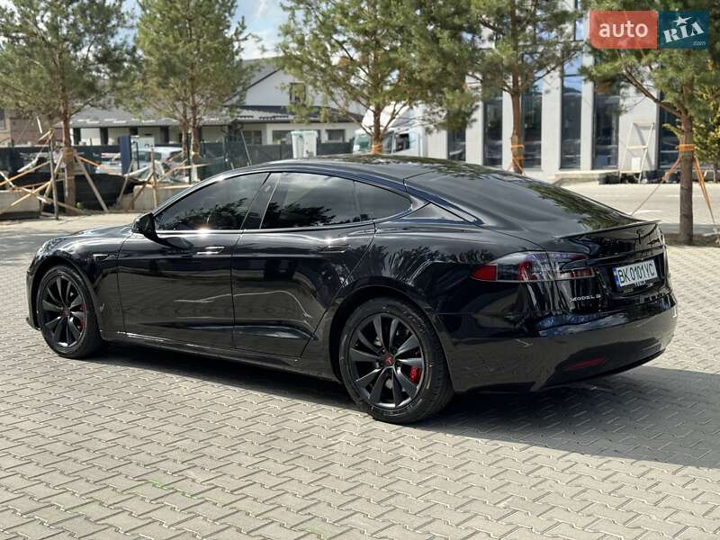 Ліфтбек Tesla Model S 2018 в Рівному