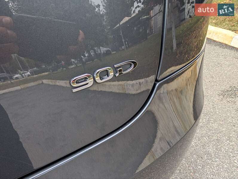 Ліфтбек Tesla Model S 2016 в Києві