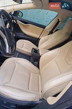 Лифтбек Tesla Model S 2016 в Днепре
