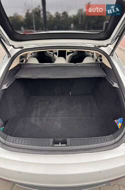 Лифтбек Tesla Model S 2014 в 