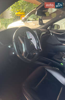 Лифтбек Tesla Model S 2015 в 