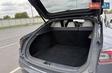 Ліфтбек Tesla Model S 2015 в 