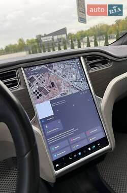 Ліфтбек Tesla Model S 2015 в 