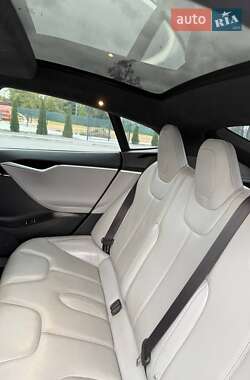 Ліфтбек Tesla Model S 2015 в 