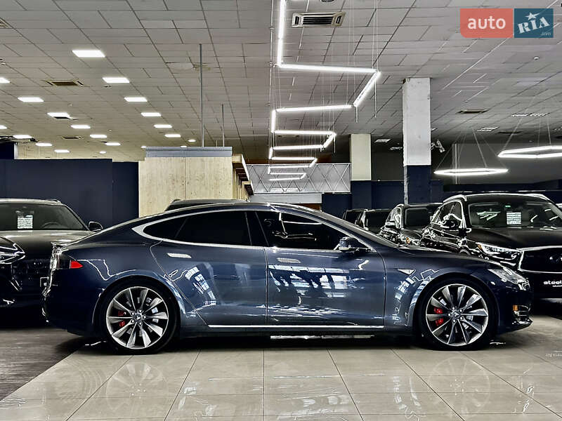 Лифтбек Tesla Model S 2015 в Николаеве
