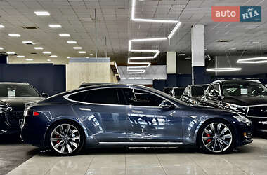 Ліфтбек Tesla Model S 2015 в 