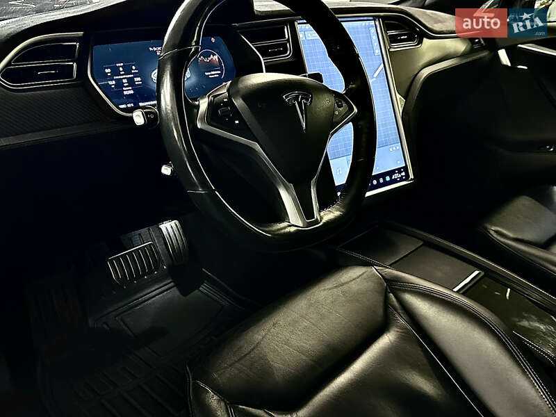 Лифтбек Tesla Model S 2015 в Николаеве