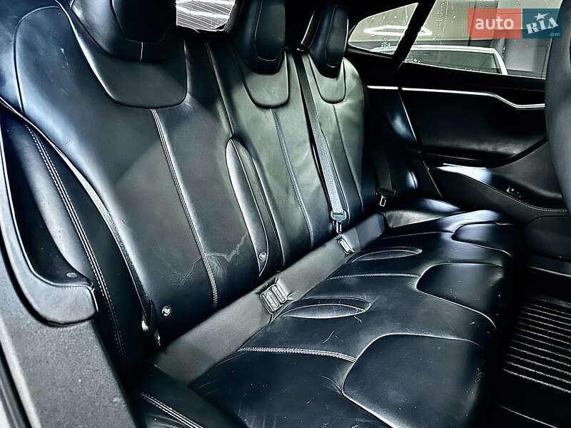 Лифтбек Tesla Model S 2015 в Николаеве