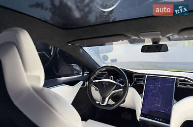 Лифтбек Tesla Model S 2017 в 