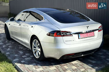 Лифтбек Tesla Model S 2017 в 