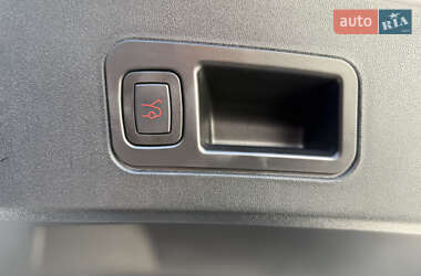 Лифтбек Tesla Model S 2017 в 