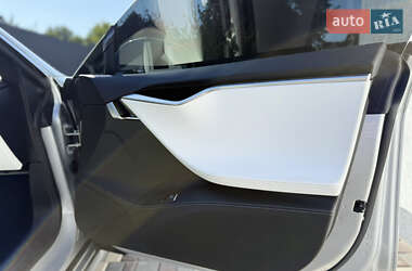 Лифтбек Tesla Model S 2017 в 