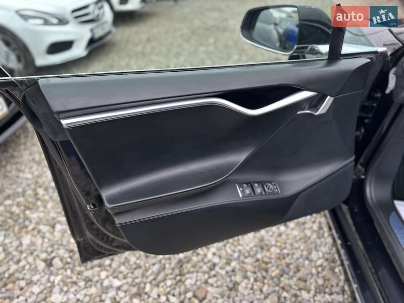 Ліфтбек Tesla Model S 2017 в Івано-Франківську фото 18 Ліфтбек Tesla Model S 2017 в Івано-Франківську