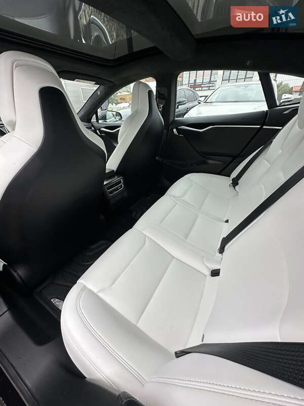 Ліфтбек Tesla Model S 2017 в Івано-Франківську фото 27 Ліфтбек Tesla Model S 2017 в Івано-Франківську